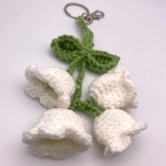 HANDMADE | White Crochet Bouquet | Bag Charm | Keychain (Brand New!) ✨ - Picture 1 of 7
